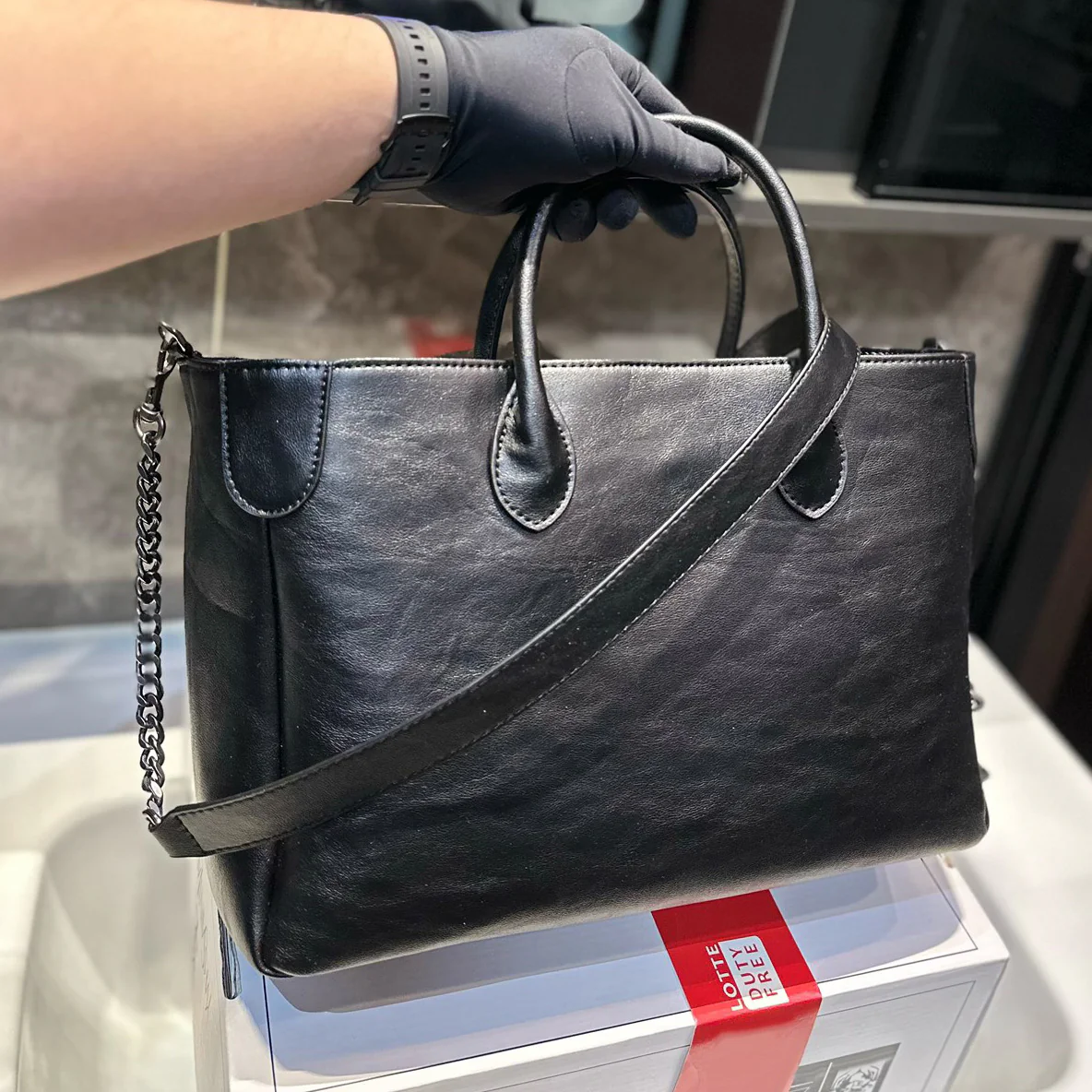 Versatile large capacity portable tote bag 1024111401