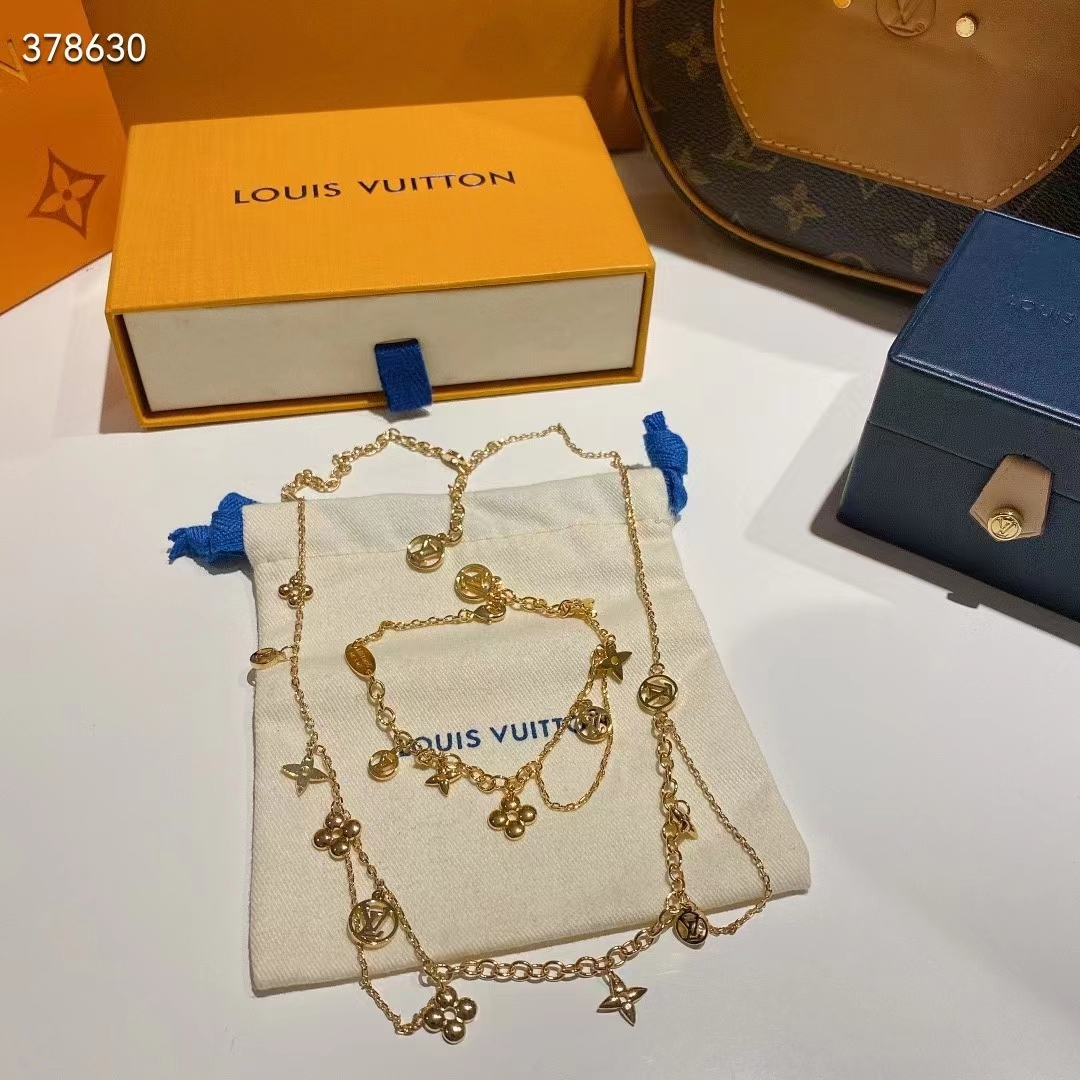 Louis Vuitton Women LV Blooming Supple Necklace Brass Monogram Flowers LV Circle