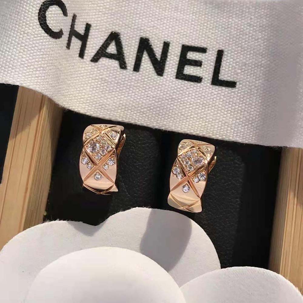 Chanel Women Coco Crush Earrings in 18K Beige Gold
