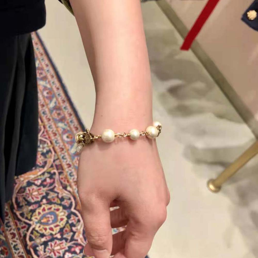 Gucci Women Interlocking G Flower Pearl Bracelet
