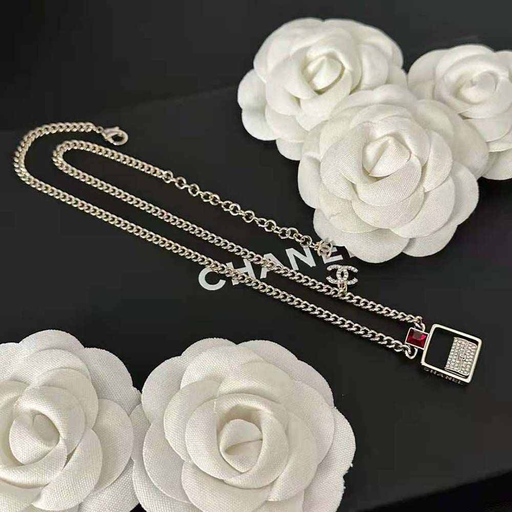 Chanel Women Pendant Necklace in Metal and Strass
