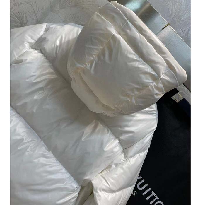 Louis Vuitton Women LV SKI Glossy Nylon Puffer Jacket Polyamide White