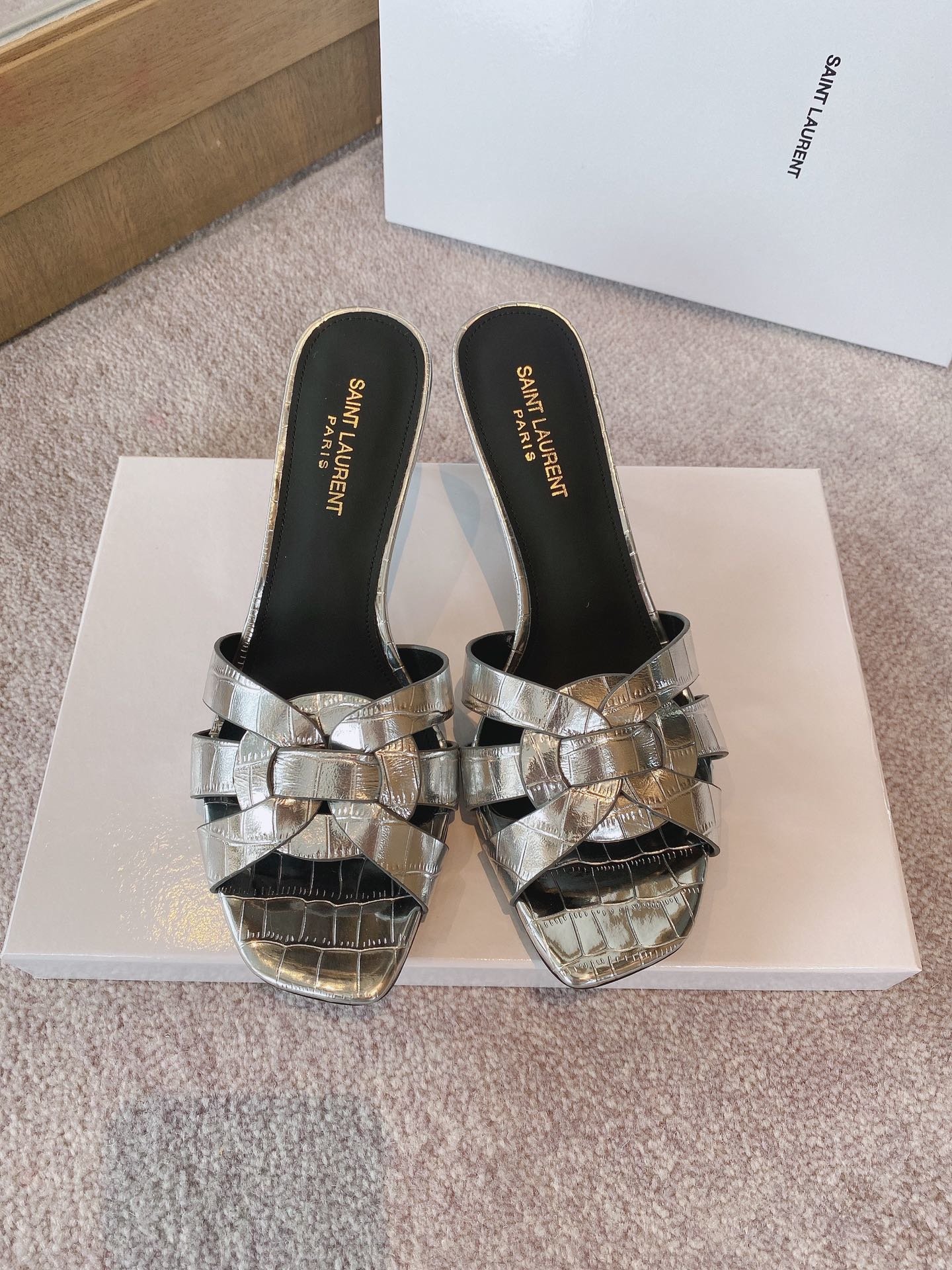 Saint Laurent Womens Tribute Heeled Mules Sliver For Women 0425020833