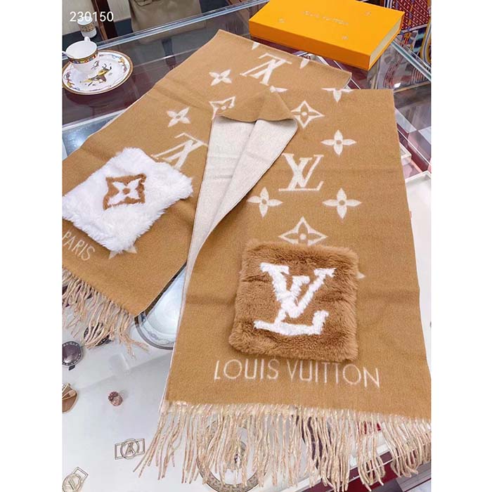 Louis Vuitton Unisex Cold Reykjavik Scarf Cashmere Mink Fur Beige Jacquard LV Initials Monogram Flowers