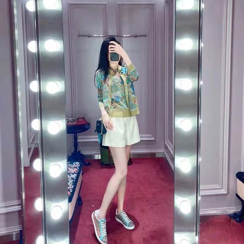 Gucci Women GG Tiger Jacquard Cardigan Gold Green Tiger Flower Extra Fine Lurex Crewneck