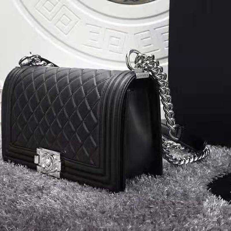 Chanel Women Boy Chanel Handbag in Calfskin Leather-Black