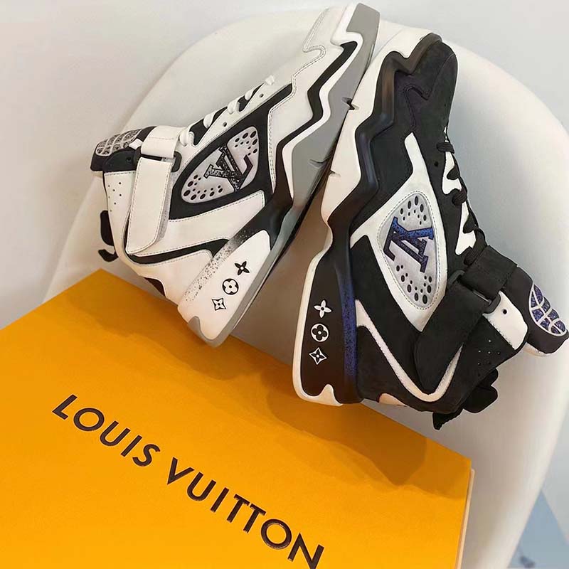 Louis Vuitton LV Unisex Trainer 2 Sneaker White Calf Leather Rubber Outsole