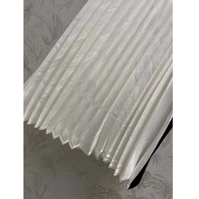 Louis Vuitton Women LV Bow Detail Pleated Wrap Skirt White 1AFFX3