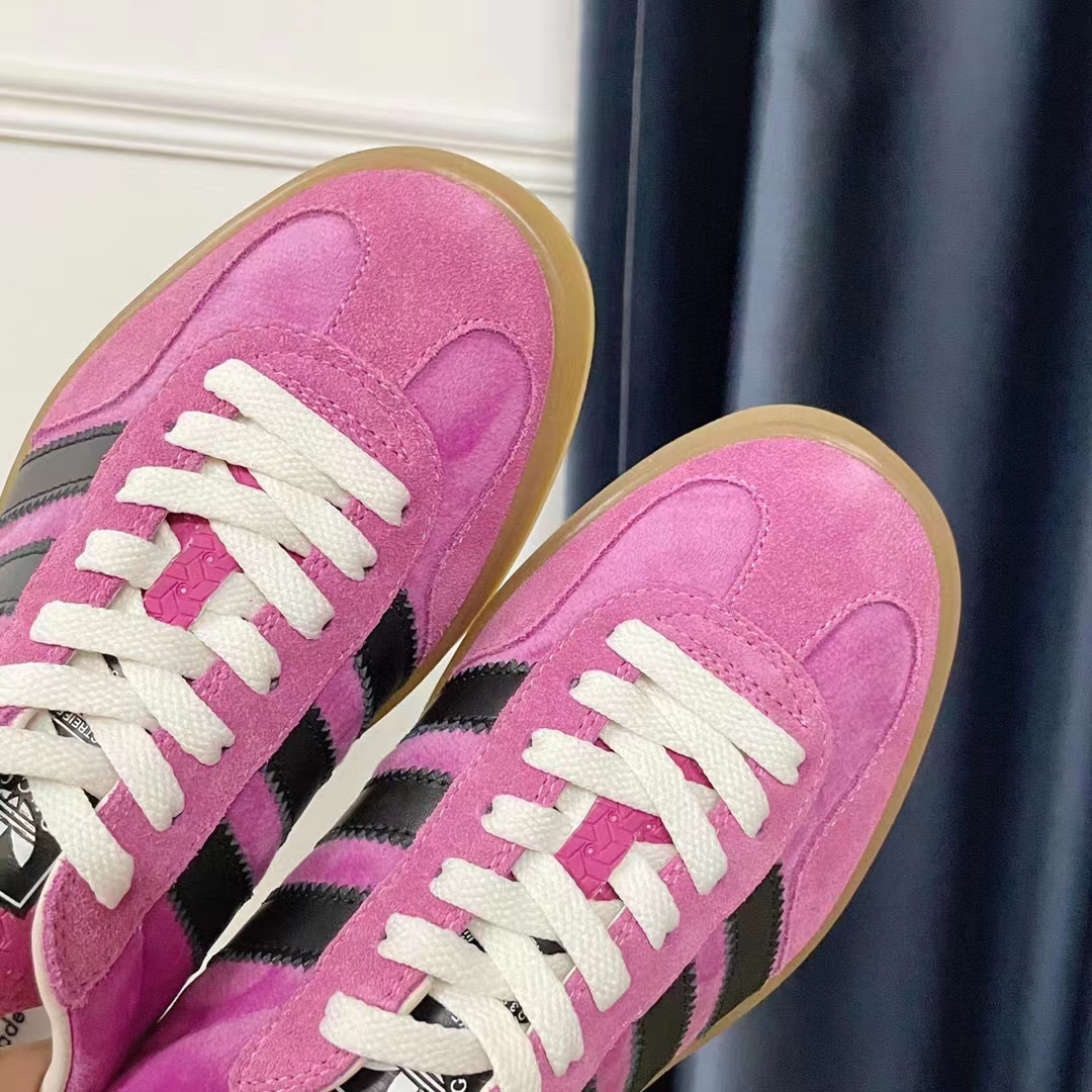 Gucci Unisex Adidas x Gucci Gazelle Sneaker Pink Suede Trefoil Embossed