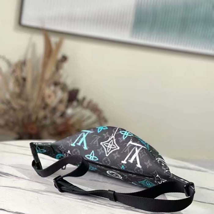 Louis Vuitton LV Unisex Discovery Bumbag Graffiti Green Monogram Coated Canvas Cowhide