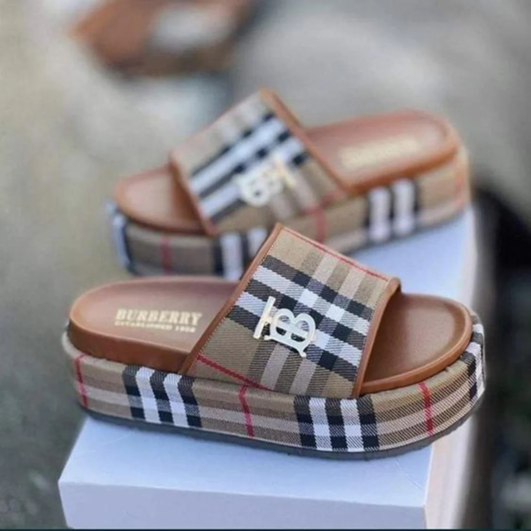 Classic plaid fashion versatile sandals and slippers 1024050610