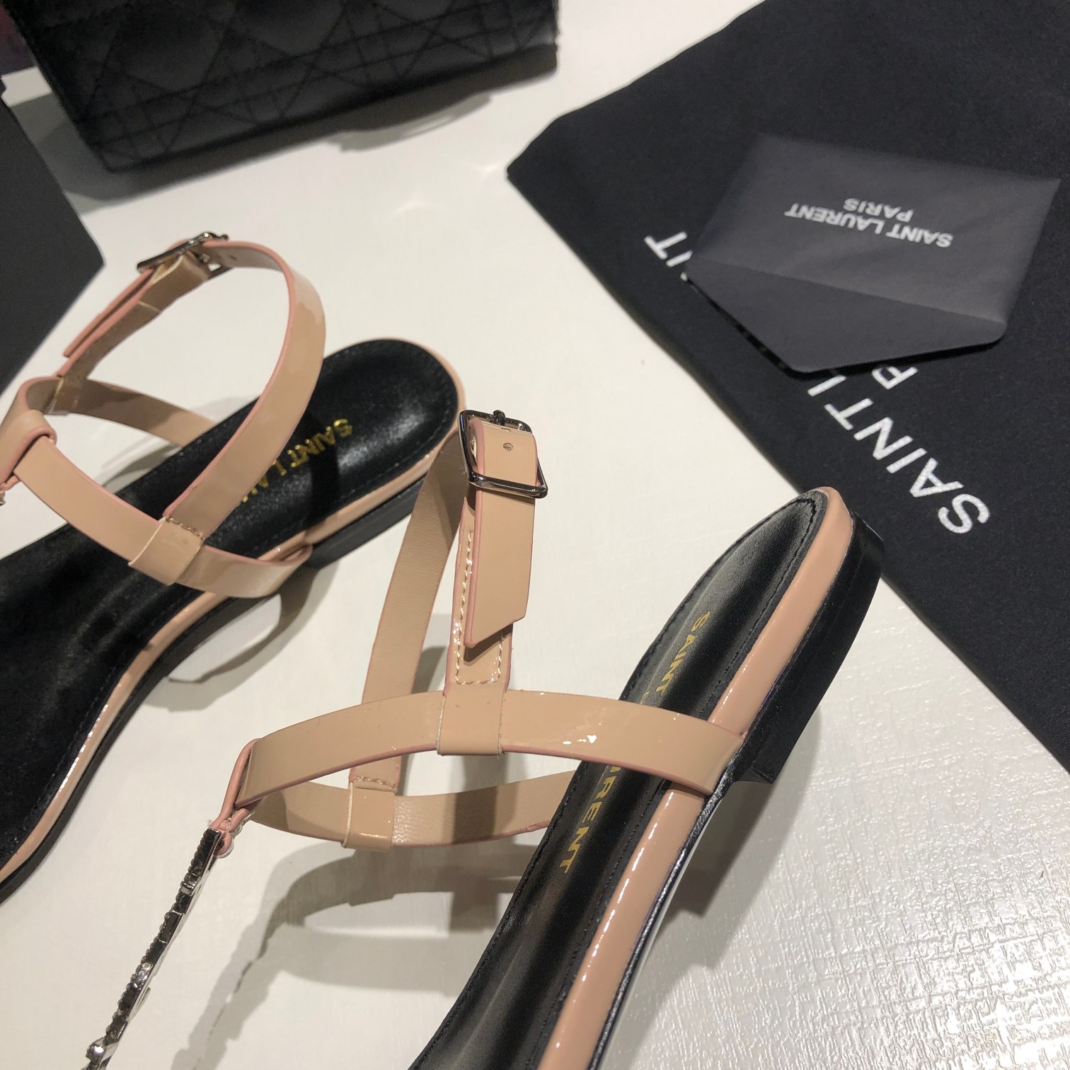 24 New Letter crystal diamond buckle flat thong sandals XC0424052804