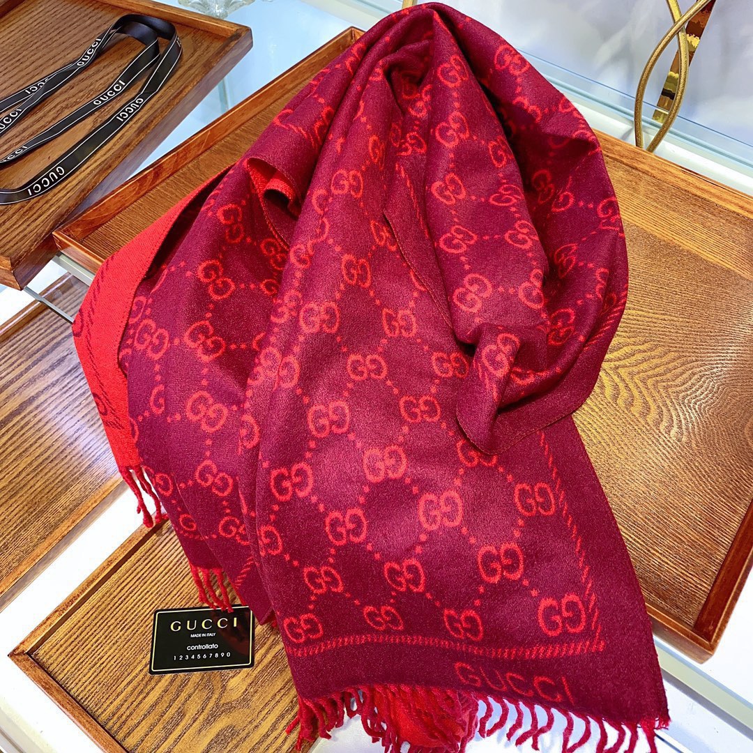 Gucci Women GG Jacquard Pattern Knitted Scarf Magenta Bordeaux GG Wool