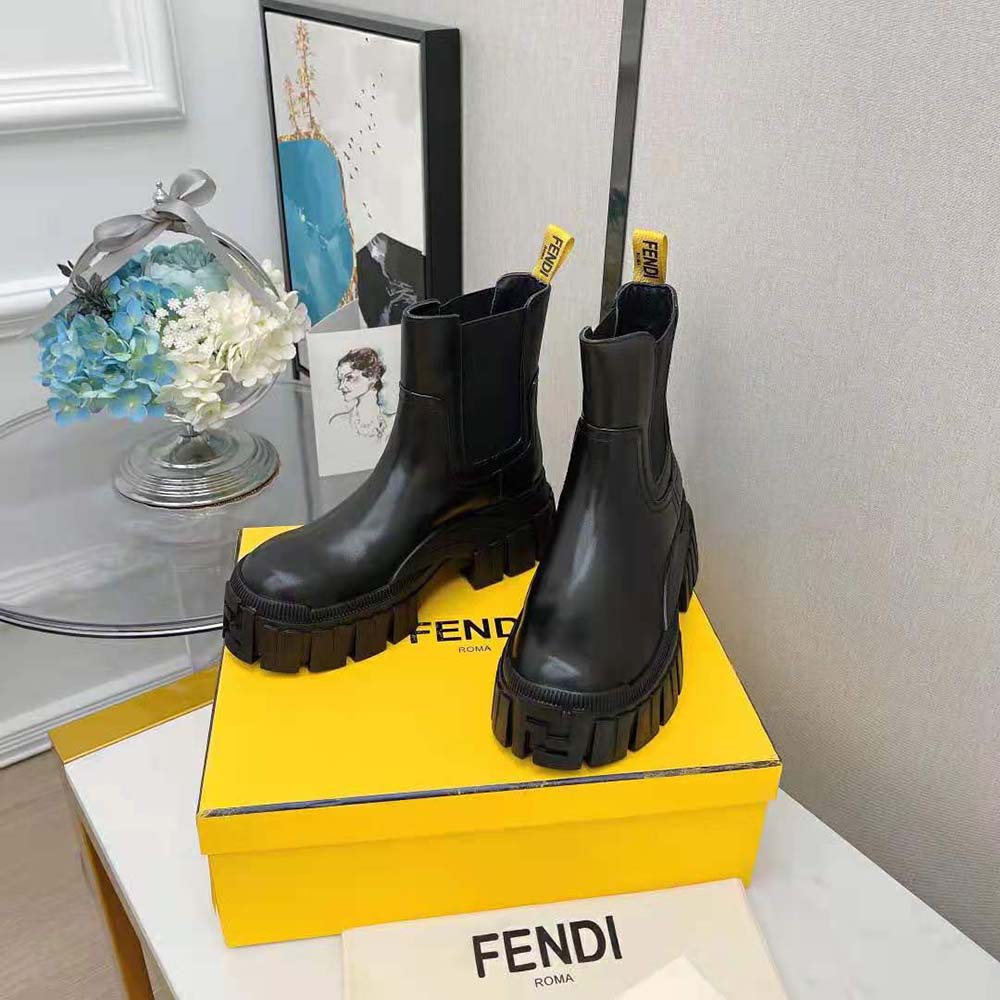 Fendi Women Force Black Leather Chelsea Boots