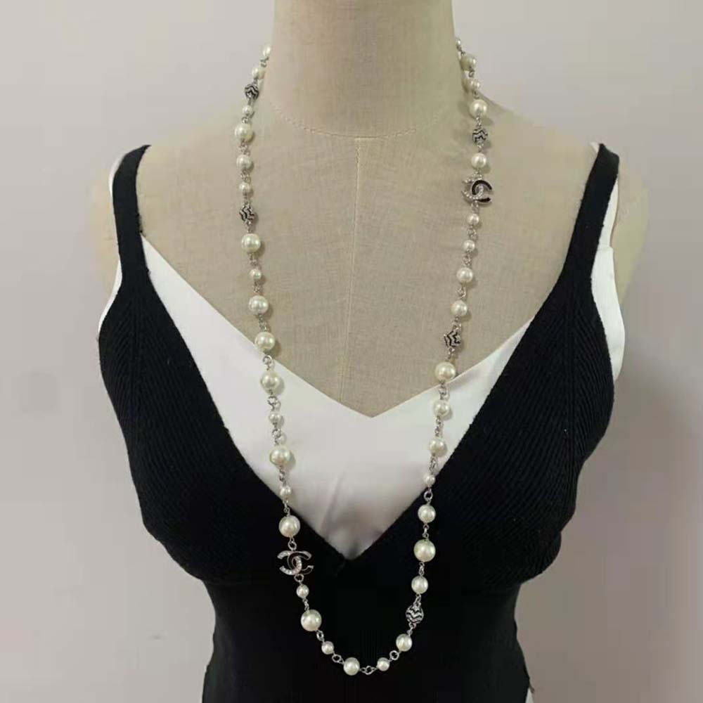 Chanel Women Long Necklace in Metal Glass Pearls and Strass