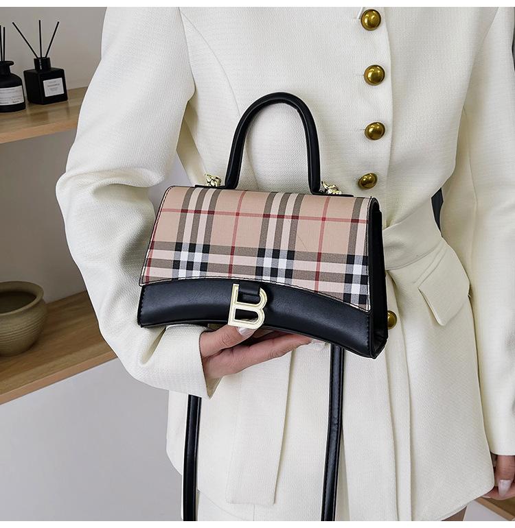 Retro Small Square Bag New High-end Sense Shoulder Bag 1024041615