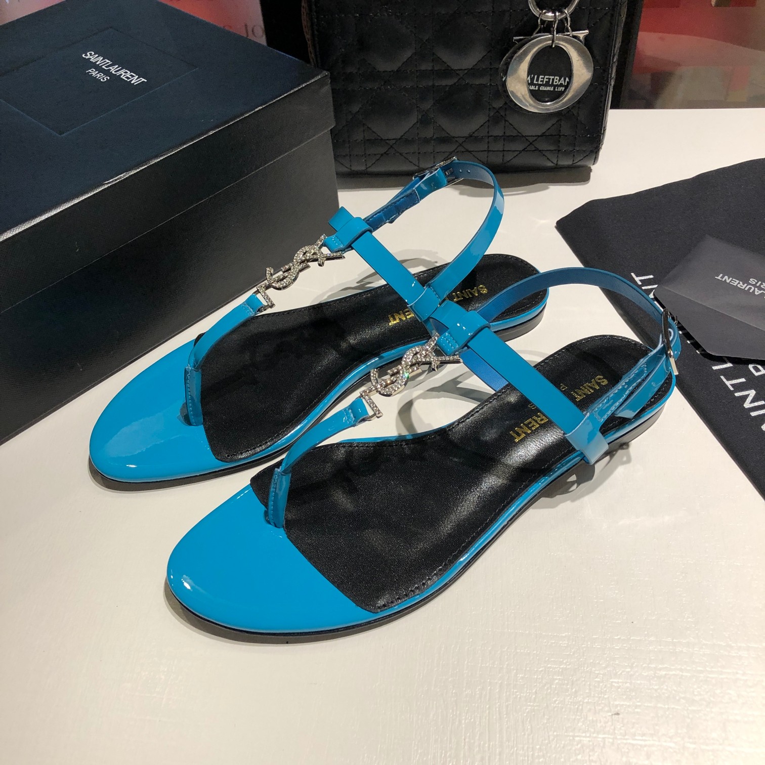 24 New Letter crystal diamond buckle flat thong sandals XC0424052804