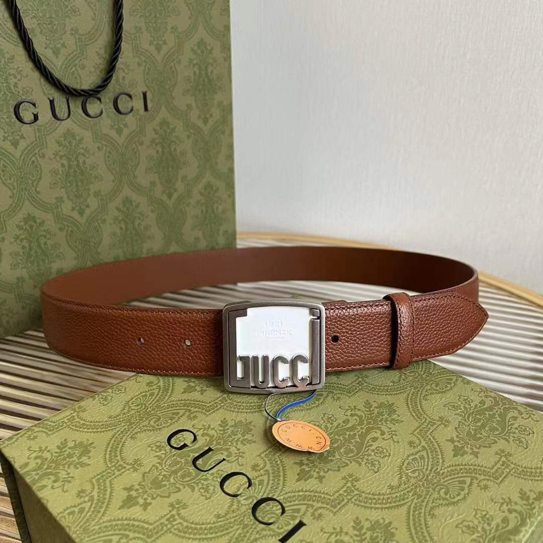 Gucci Unisex GG Belt Gucci Plaque Buckle Brown Leather Palladium-Toned Hardware