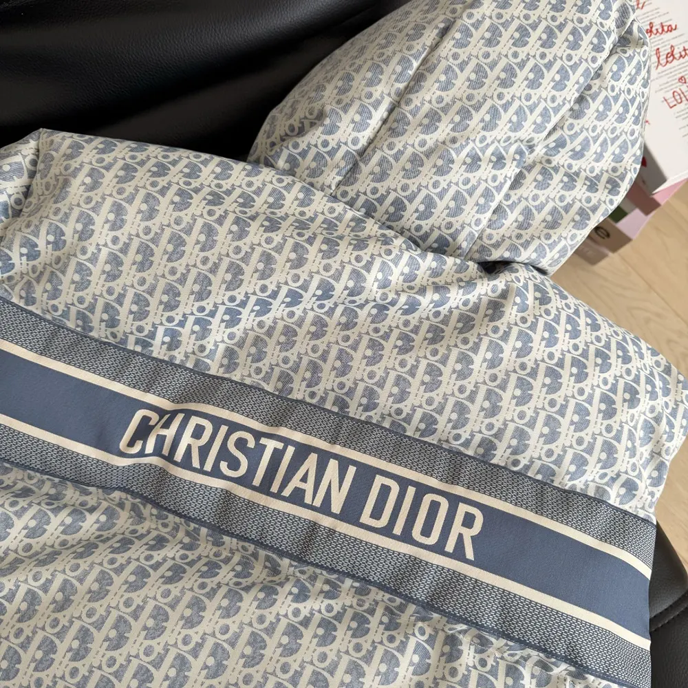 Dior Men DiorAlps Cropped Puffer Jacket with Hood Blue and White Dior Oblique Quilted Technical Taffeta