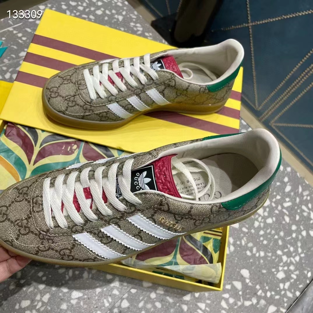 Gucci Unisex Adidas x Gucci Gazelle Sneaker Beige Ebony GG Supreme Canvas Low Heel