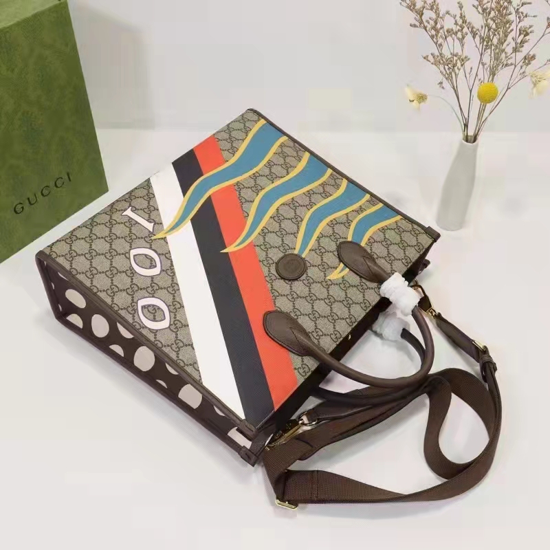 Gucci Unisex Medium Tote Geometric Print Beige Ebony GG Supreme Canvas