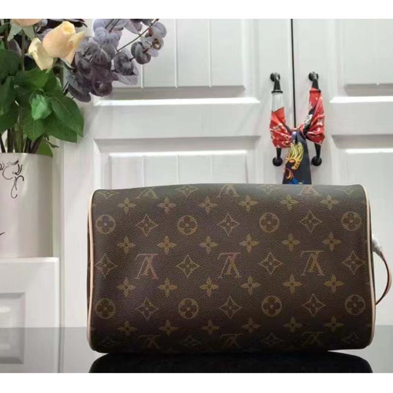 Louis Vuitton LV Unisex Dopp Kit Toilet Pouch Brown Monogram Coated Canvas