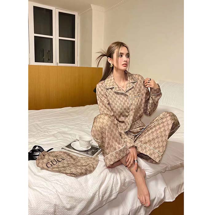 Gucci Women GG Supreme Print Beige Ebony Silk Piped Notch Collar Long Sleeves