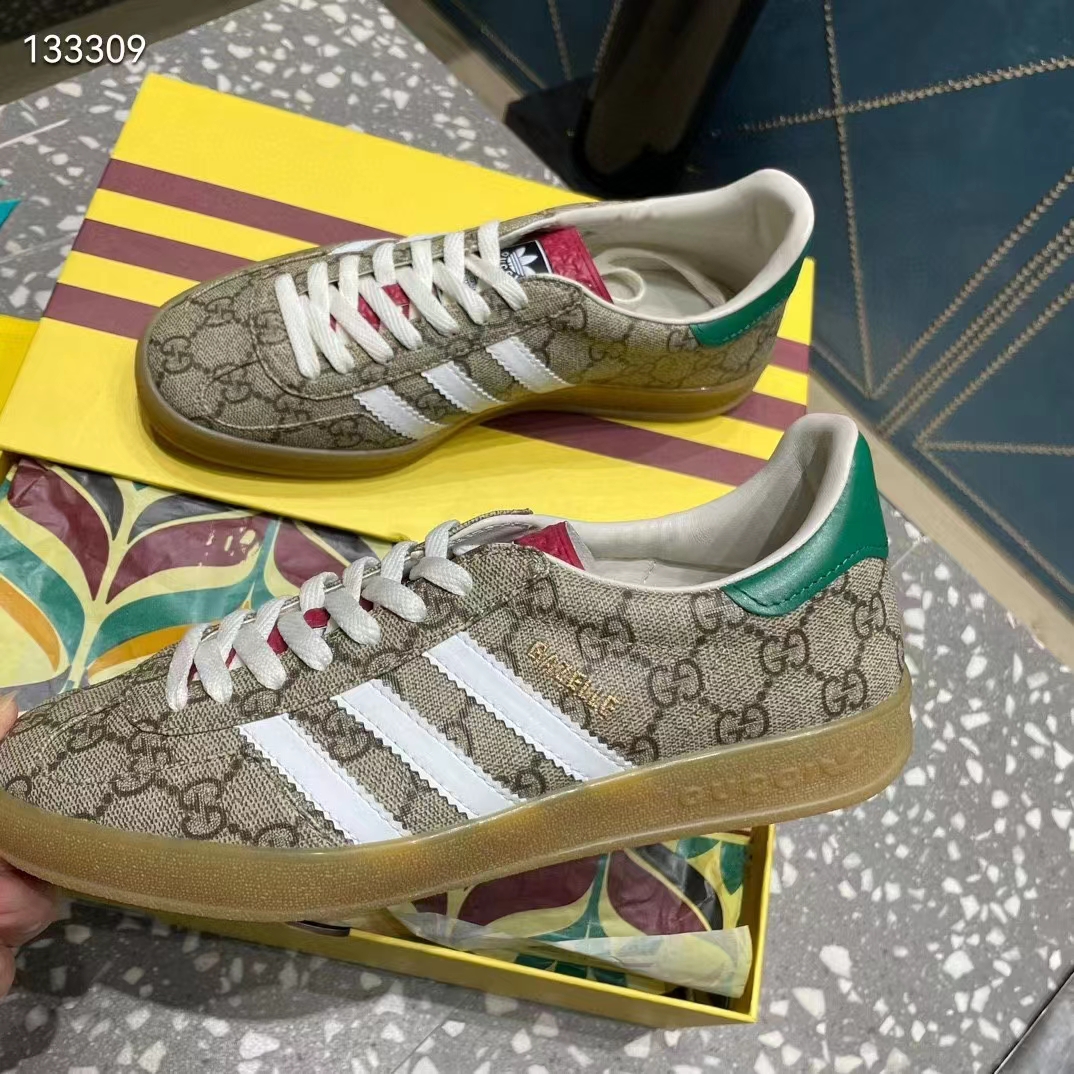 Gucci Unisex Adidas x Gucci Gazelle Sneaker Beige Ebony GG Supreme Canvas Low Heel