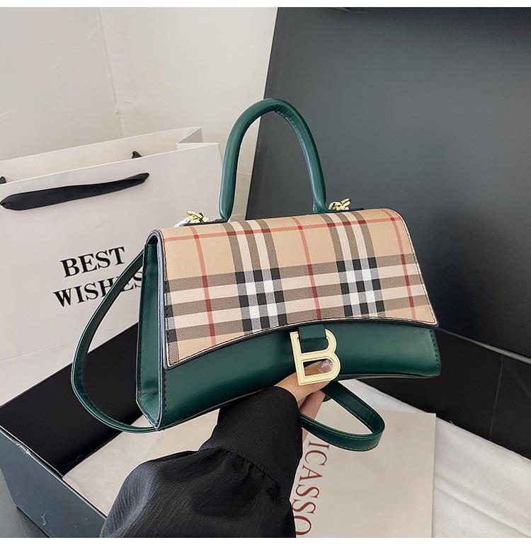 Retro Small Square Bag New High-end Sense Shoulder Bag 1024041615