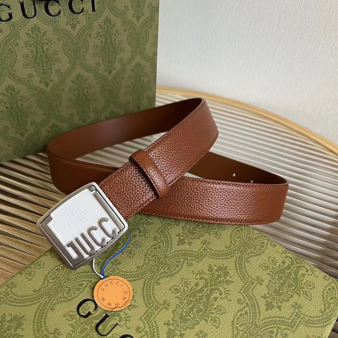 Gucci Unisex GG Belt Gucci Plaque Buckle Brown Leather Palladium-Toned Hardware