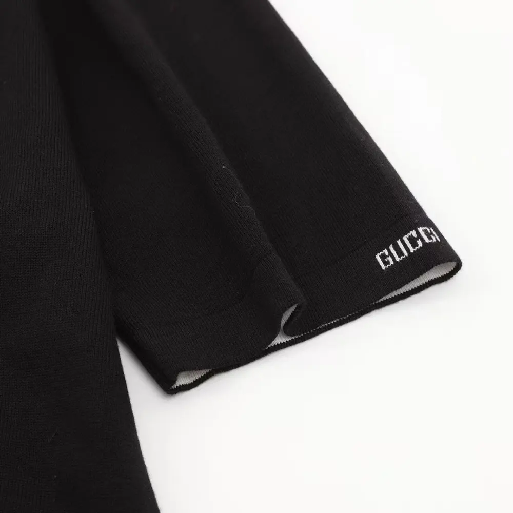 Gucci Men Fine Wool Knit Polo Top with Intarsia 824124XKEP1