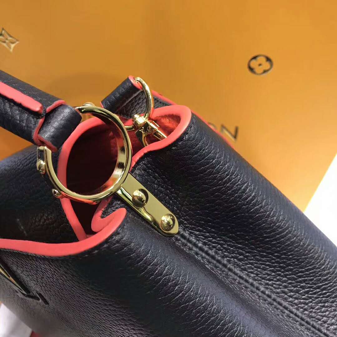 Louis Vuitton LV Capucines PM Leather Bag-Black