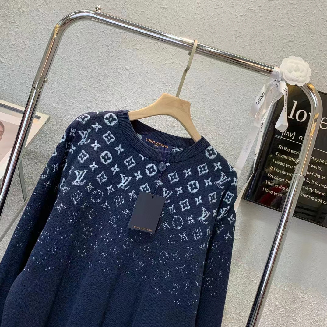 Louis Vuitton Women Gradient Cotton Crewneck Regular Fit Monogram Gradient Volcanic Ash Cotton