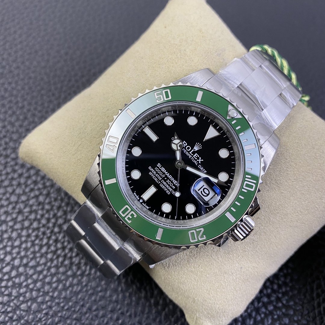 Rolex Submariner Date Green Bezel 41mm