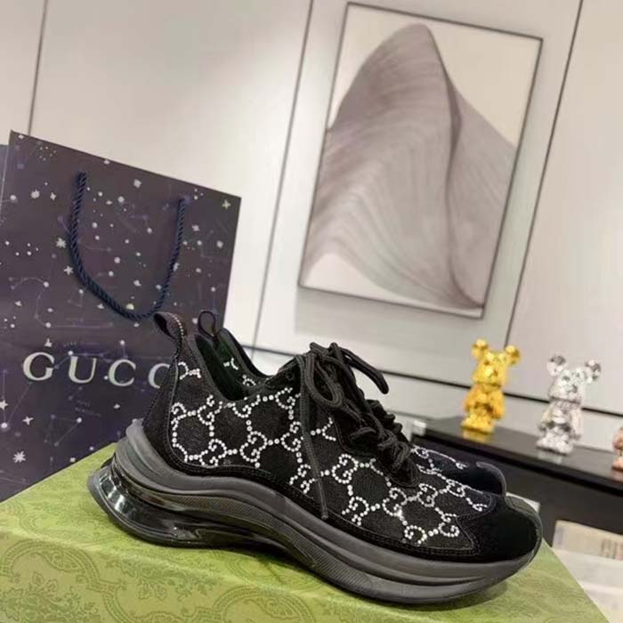 Gucci Unisex GG Gucci Run GG Crystal Mesh Sneaker Black Suede Mid 6 CM Heel