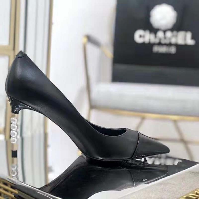 Chanel Women Pumps Lambskin & Patent Calfskin 10 cm Heel-Black