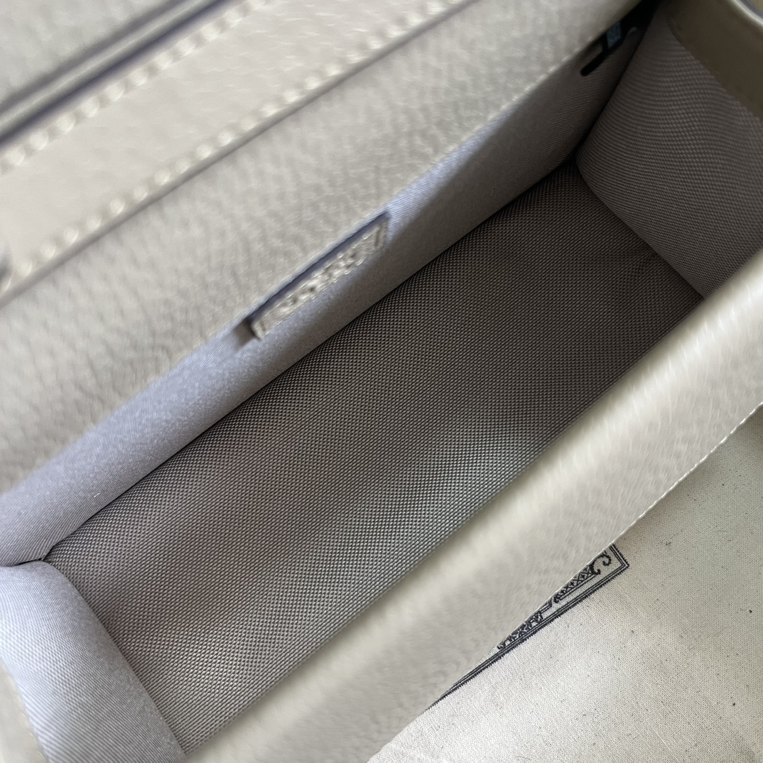 Gucci Unisex GG Small Dionysus Top Handle Bag Beige White Supreme Canvas