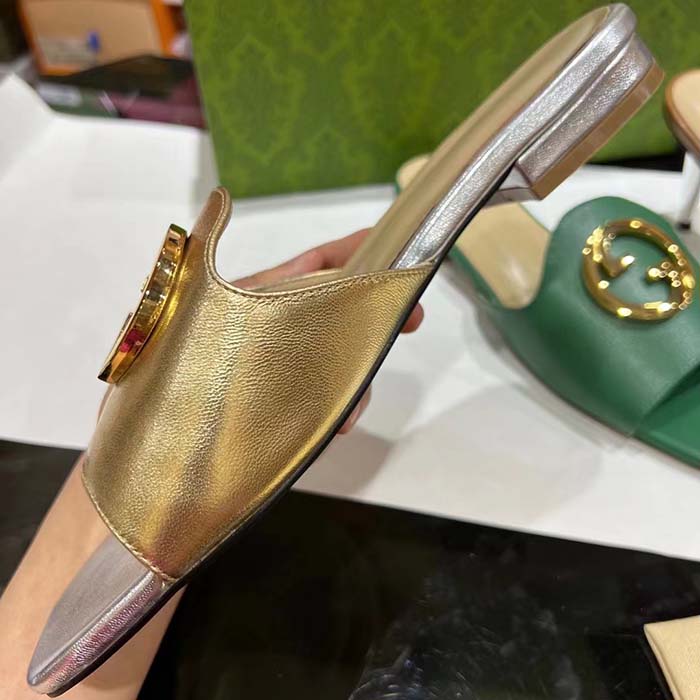 Gucci Women GG Nojum Blondie Slide Metallic Platinum Leather Round Interlocking G Flat