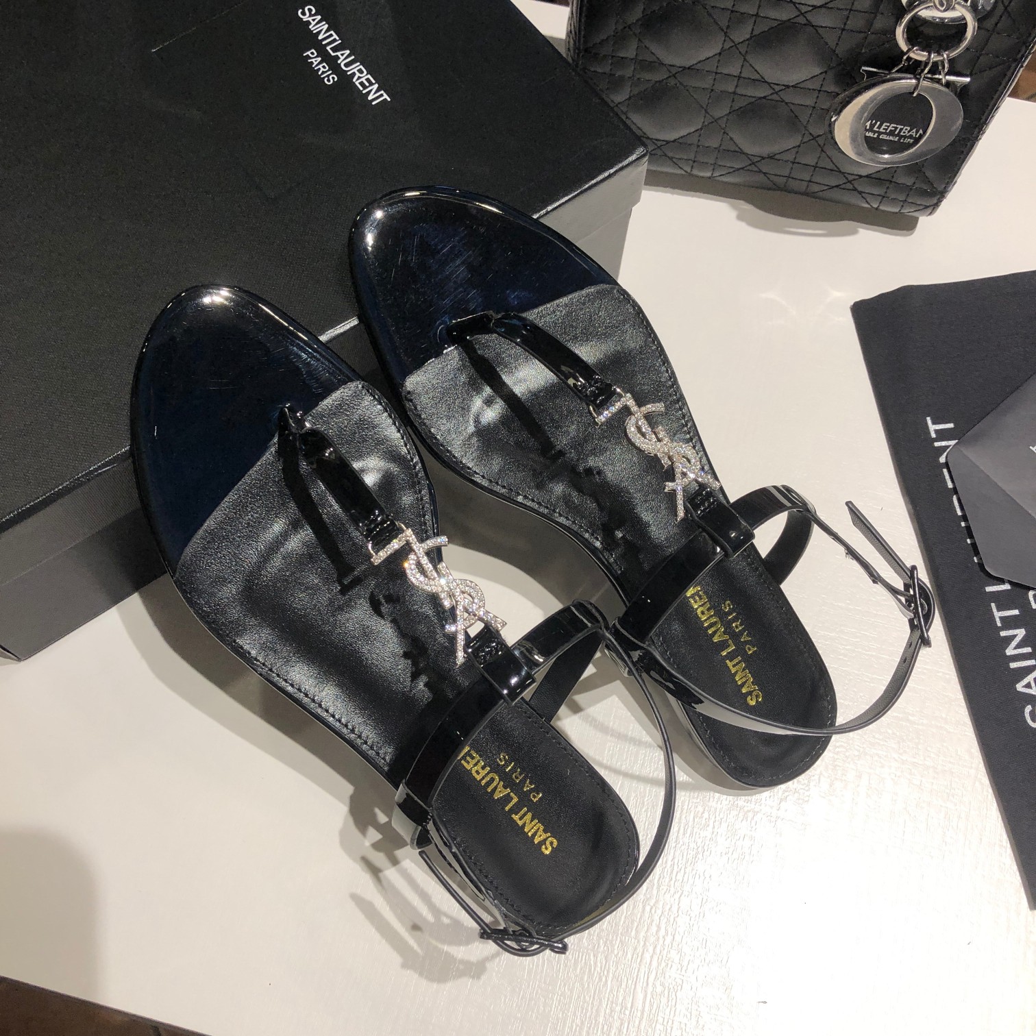 24 New Letter crystal diamond buckle flat thong sandals XC0424052804