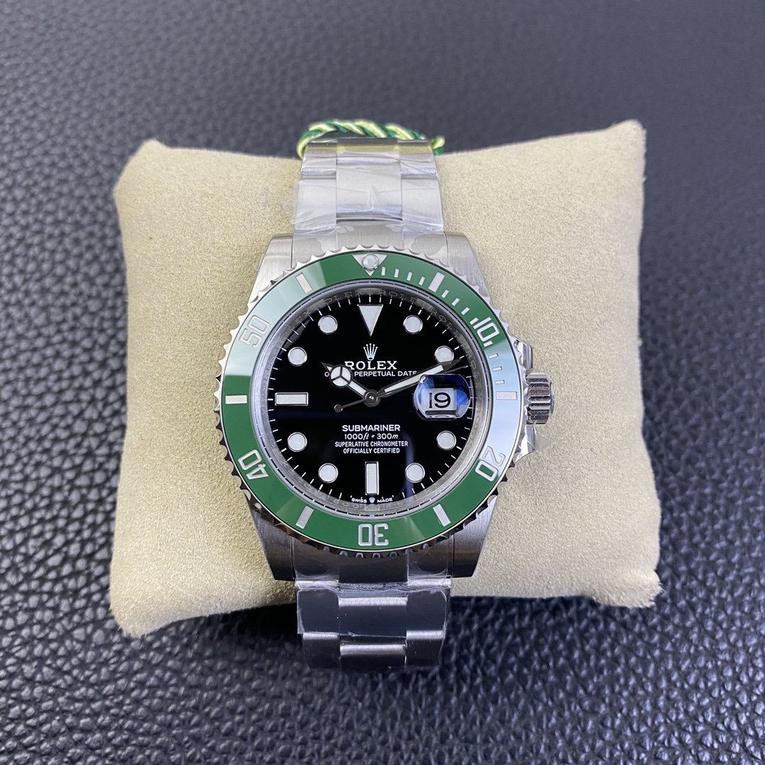 Rolex Submariner Date Green Bezel 41mm