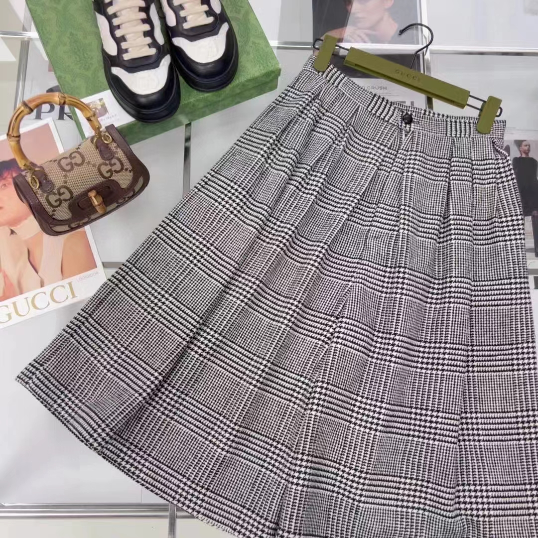 Gucci Women GG Prince Wales Check Pleated Skirt Black White Wool Button Closure