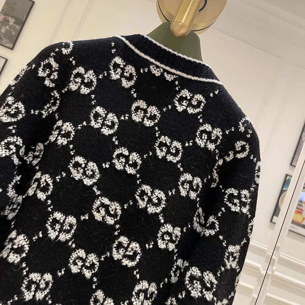 Gucci Women GG Wool Boucle Jacquard Cardigan 713300XKCNA1289