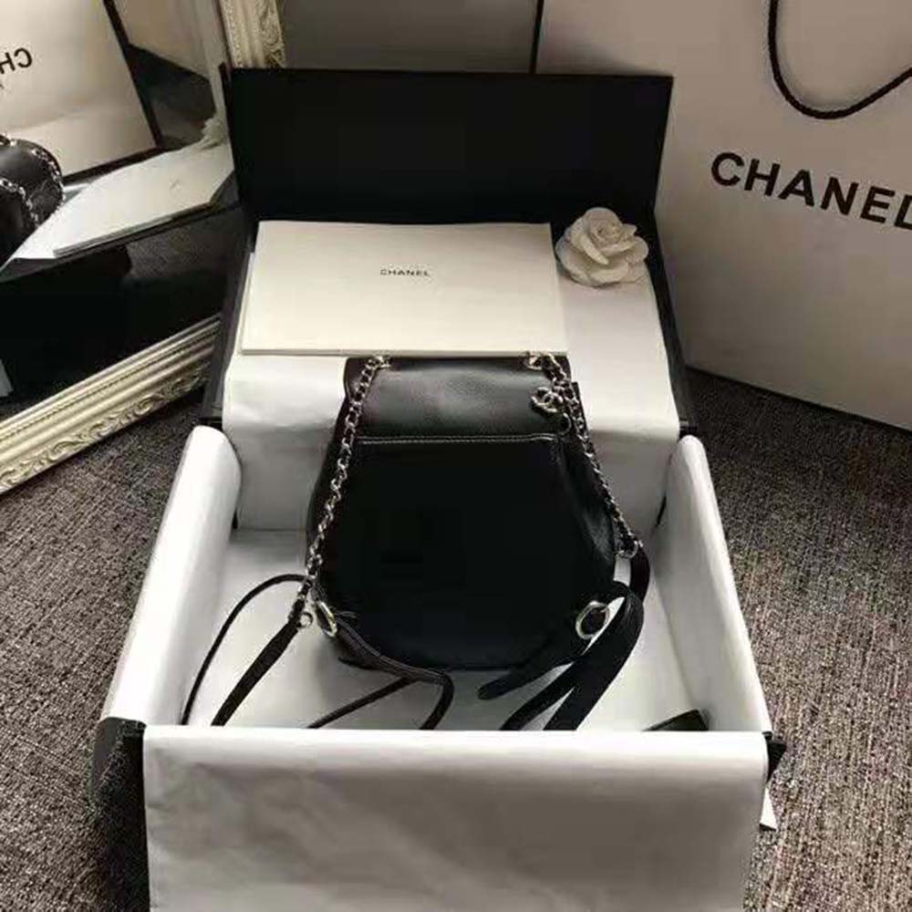 Chanel Women Backpack in Lambskin Leather-Black