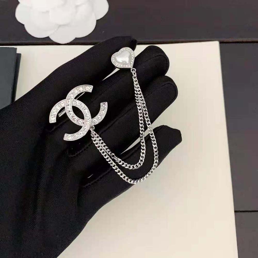 Chanel Women Brooch in Metal and Strass