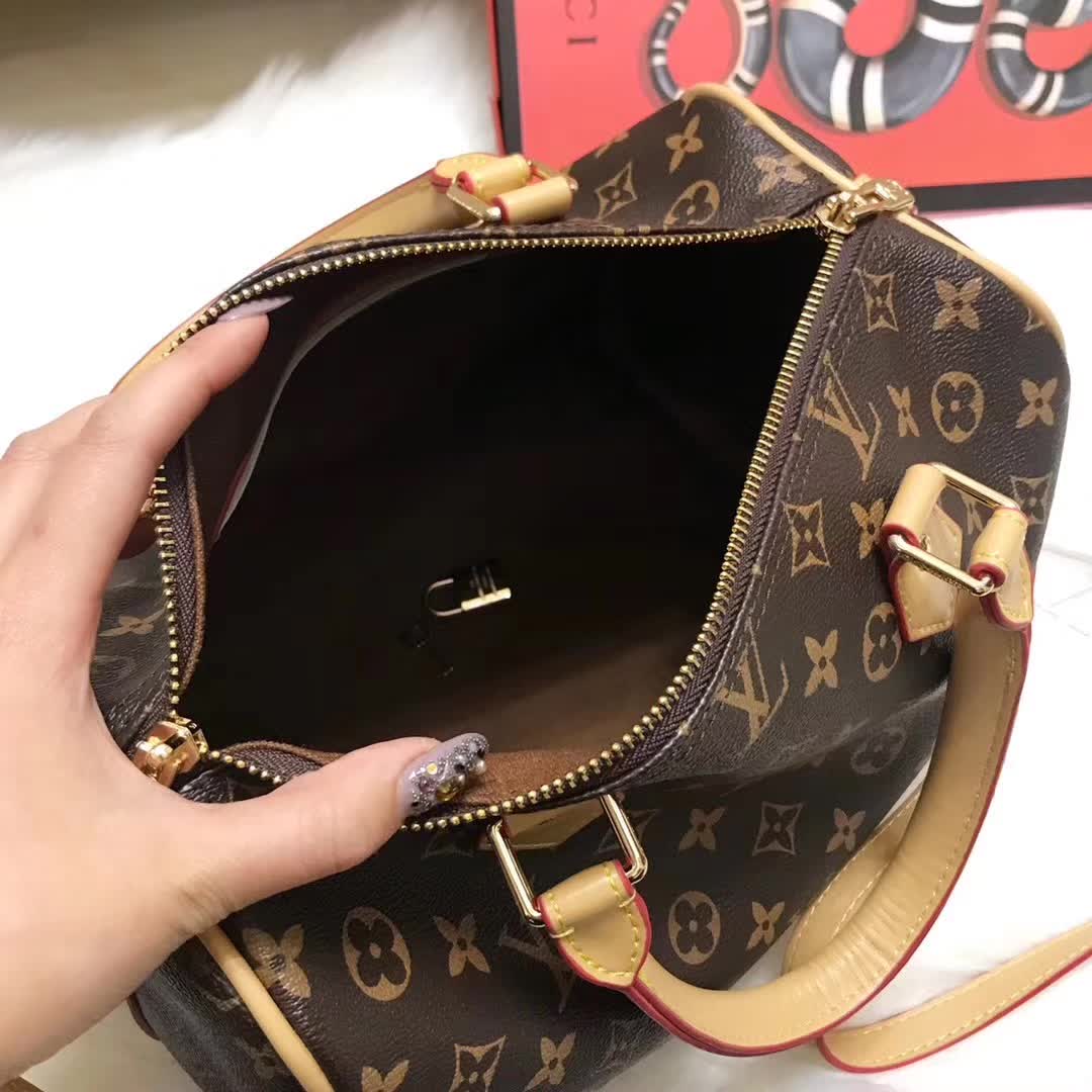 Louis Vuitton LV Speedy Bandouliere 35 M41111