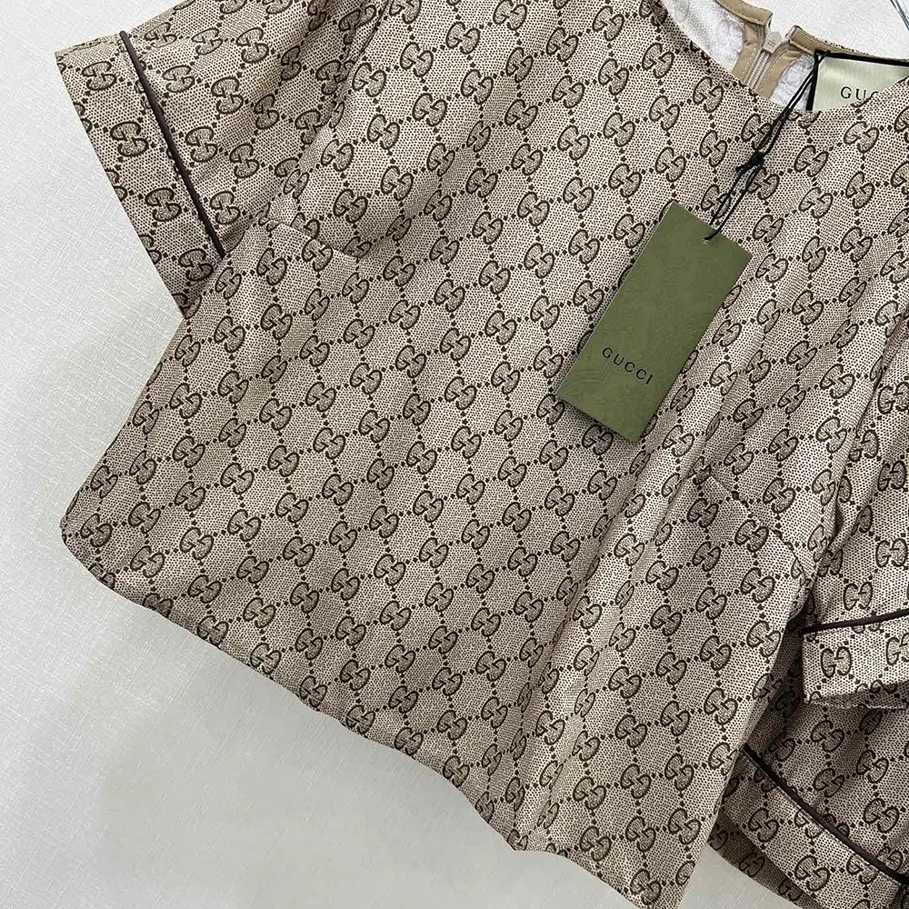 Gucci Women GG Supreme Print Silk Shirt 772401ZANRP2237