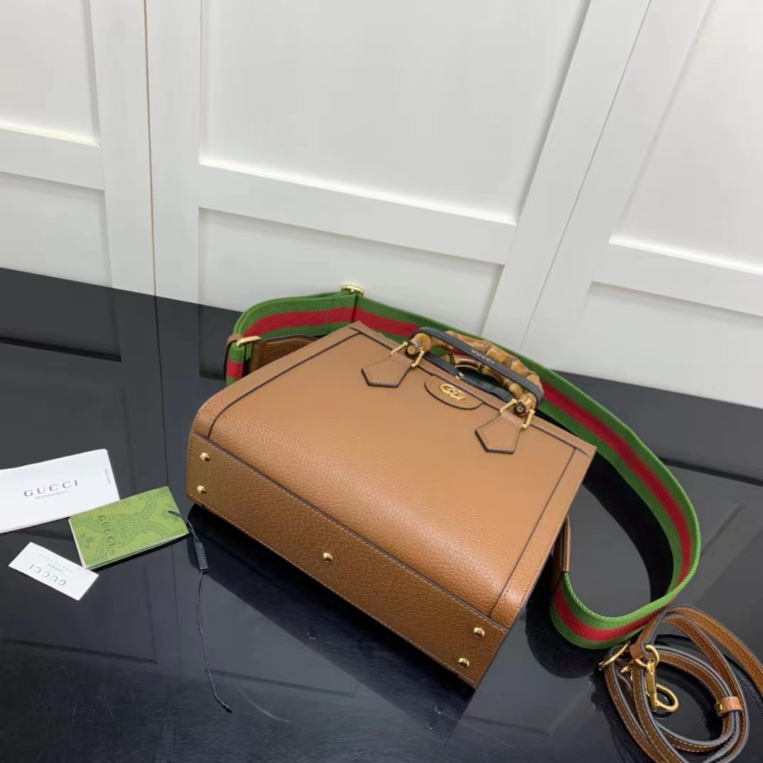 Gucci GG Women Diana Small Tote Bag Double G Brown Cuir Leather