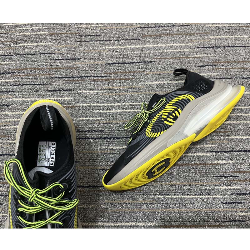 Gucci Unisex Run Sneaker Black Technical Knit Fabric Interlocking G Rubber Detail