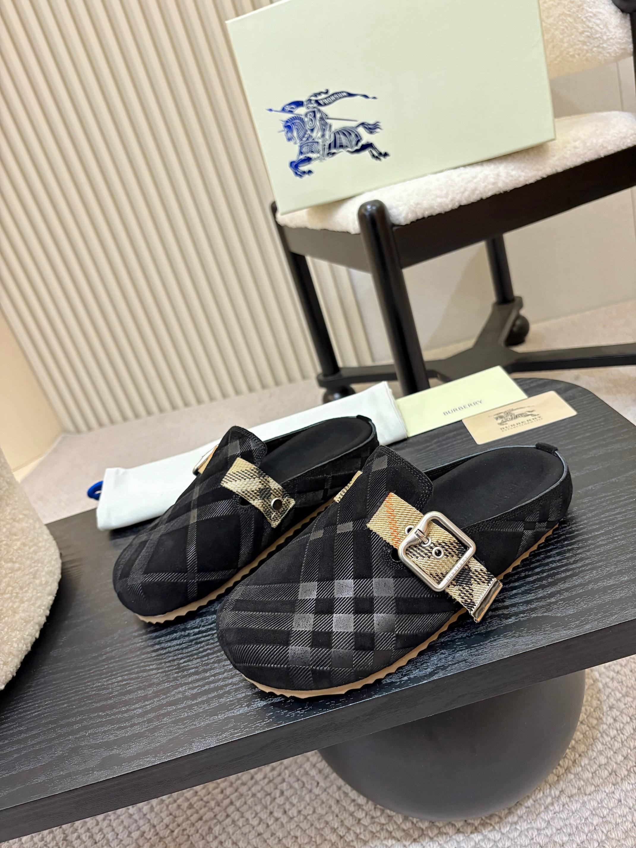 Women Check Suede Urchin Clogs XC0425080503