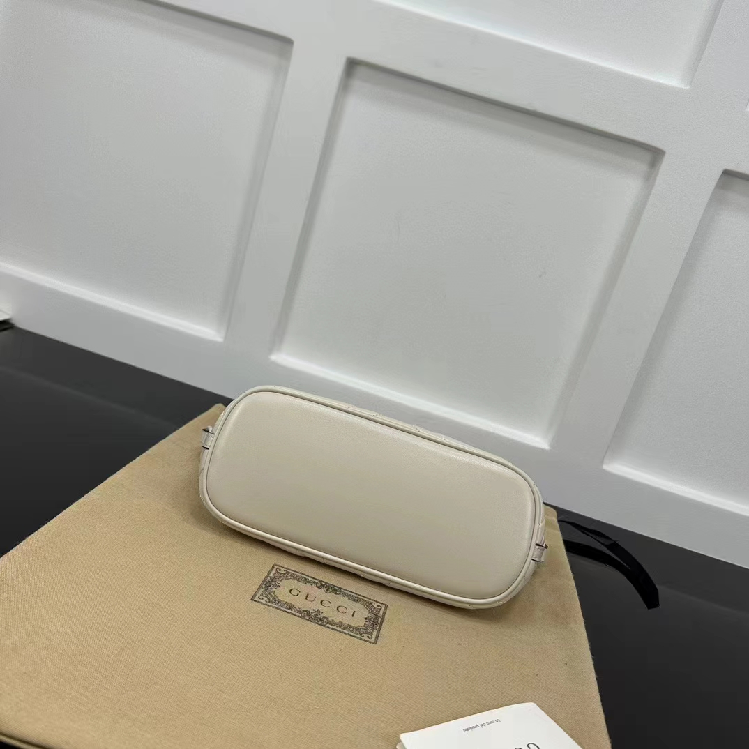 Gucci Women GG Marmont Shoulder Bag White Matelassé Chevron Leather